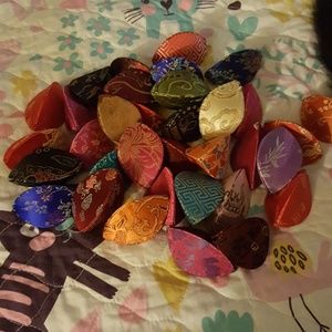 32 oriental jewelry holders